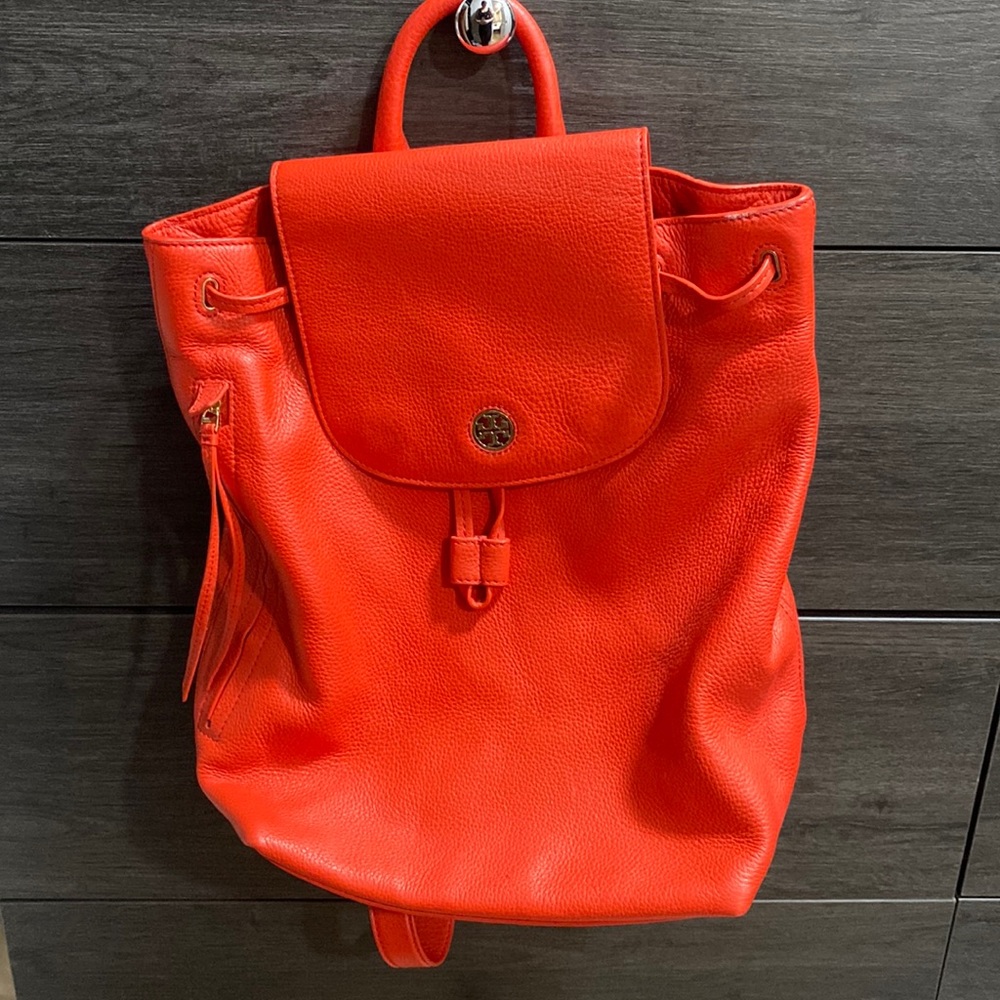 Gorgeous orange Tory Burch backpack